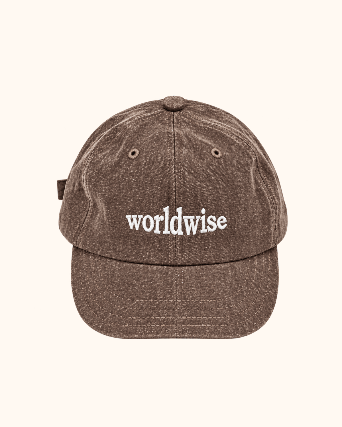 Braune gewaschene Cap mit Schriftzug vorne