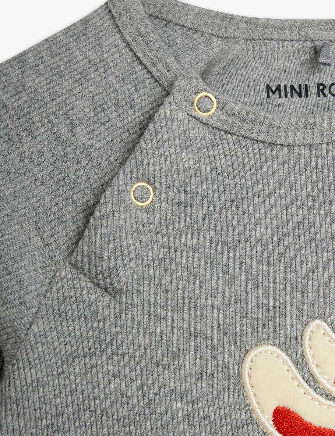 Grijze Mini Rodini babyromper met konijnenapplicatie drukknopen aan de zijkant