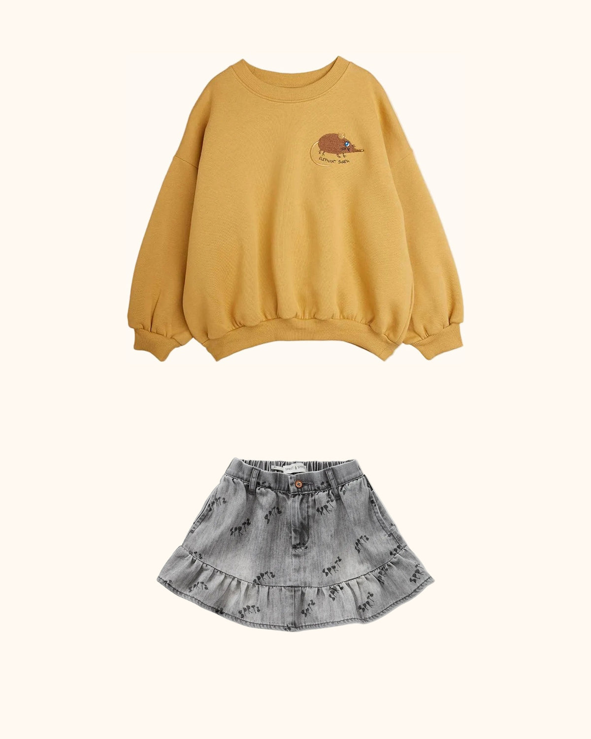 Sunny Denim Kids Look – originale Produkte auf einheitlichem Hintergrund