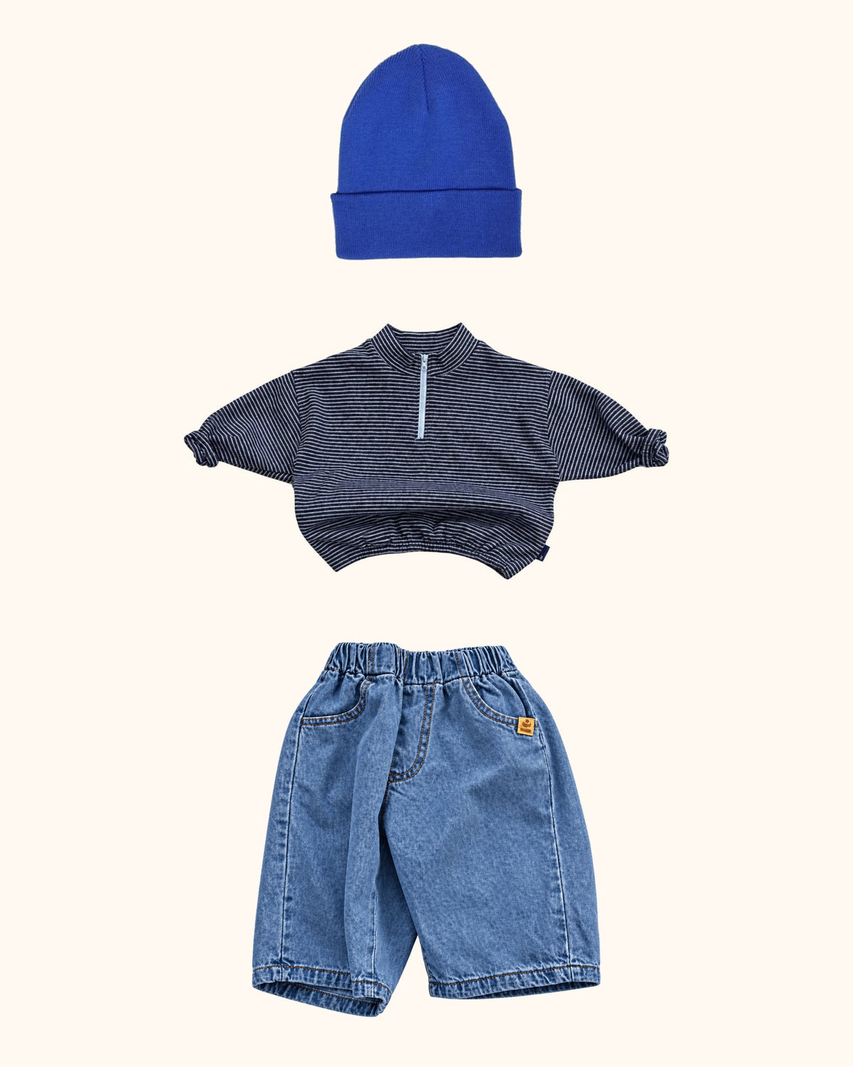 Retro Denim Navy Mini & Kids Look – originale Produkte auf einheitlichem Hintergrund