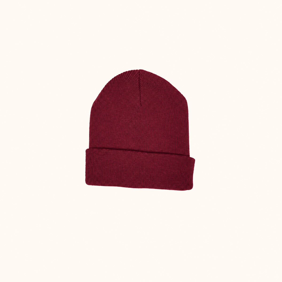 Colour Pop Beanie Wine auf warmem beigem Hintergrund