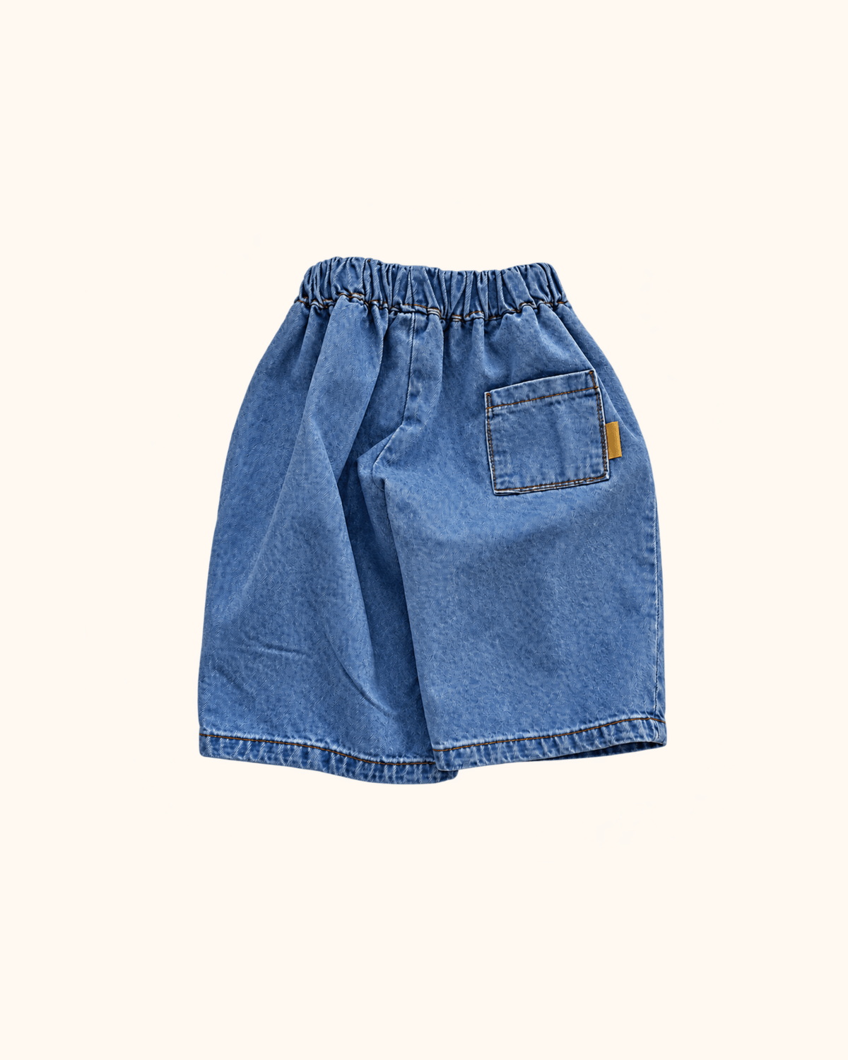 Jeans in blauw en beige, achteraanzicht