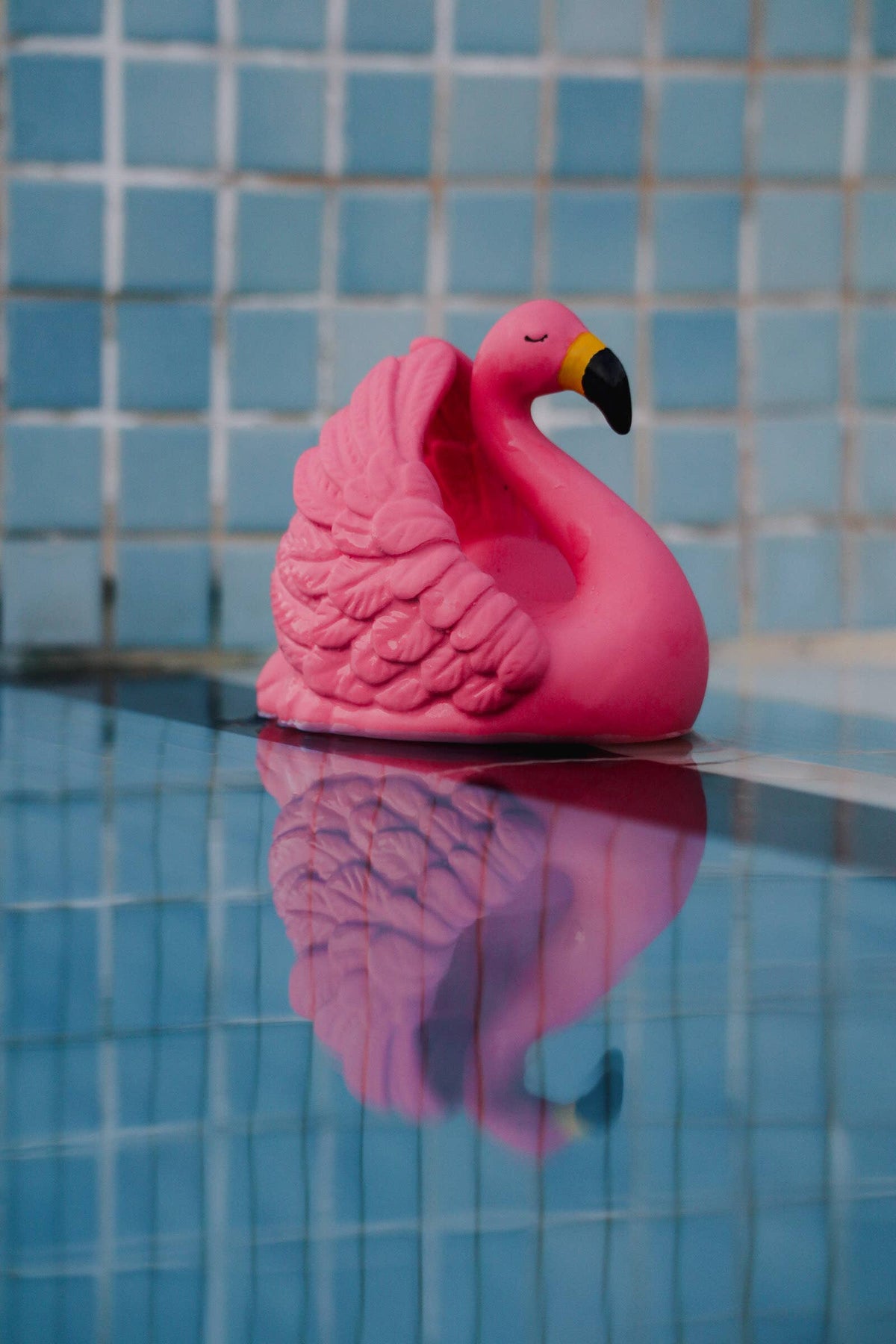 Roze flamingo badspeeltje van natuurrubber van Natruba