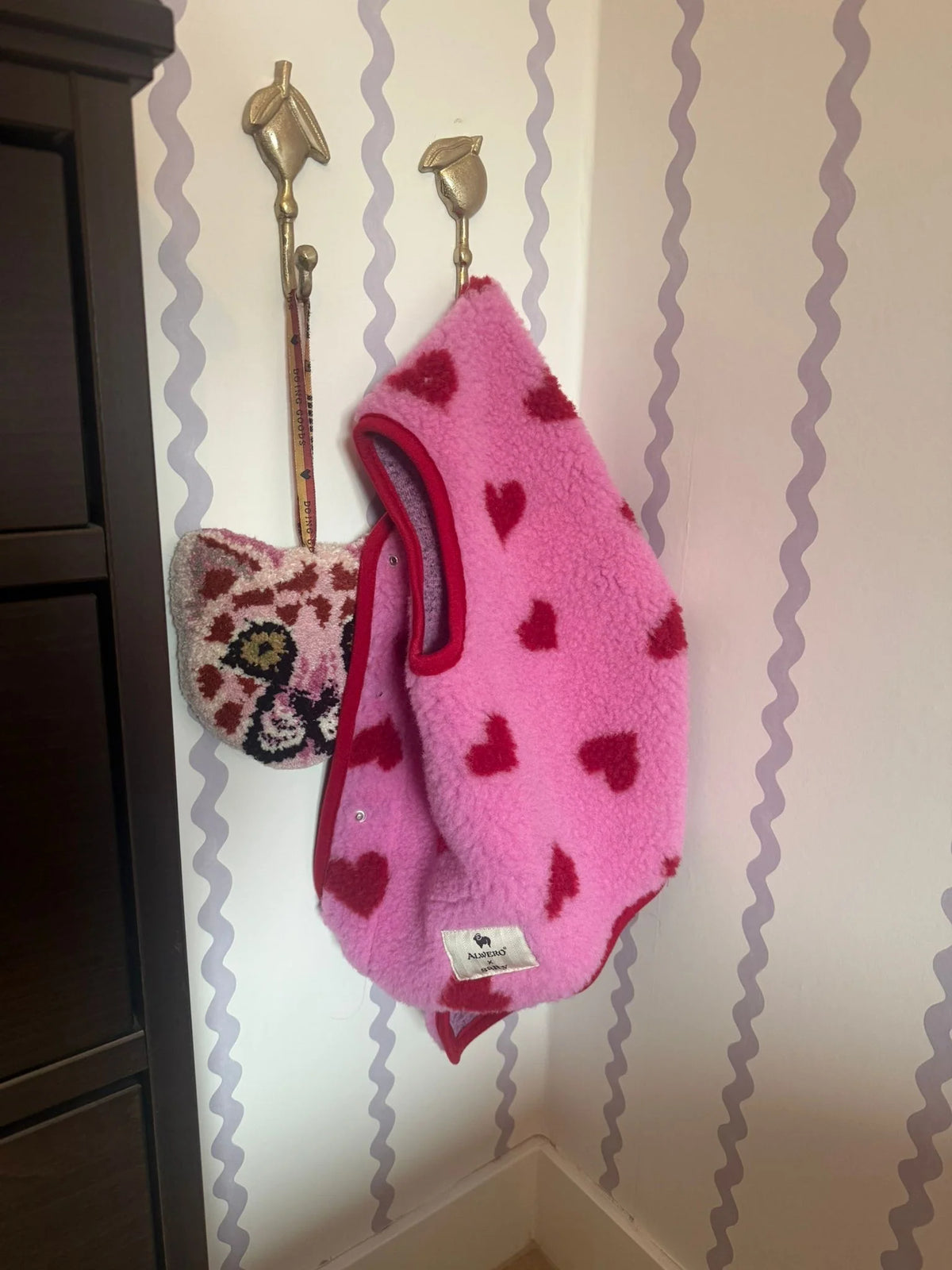 Salty x Alwero Bodywarmer Hearts in Bubble Gum Pink von Salty Stitch