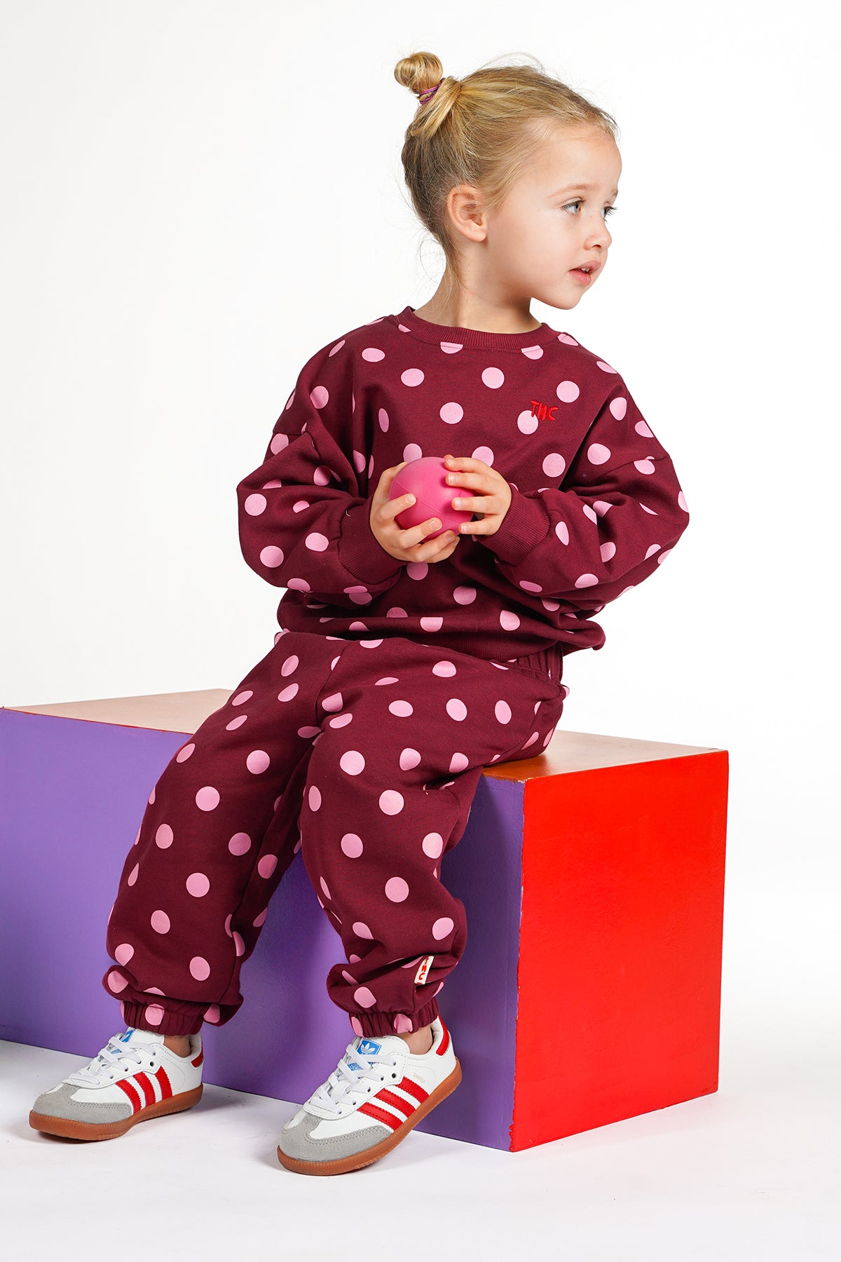 Billie Sweater mit Wolf Sweatpants Polkadot als Set von The New Chapter