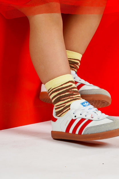 The New Chapter Vesper Kindersocken getragen Stripes Dots & Hearts