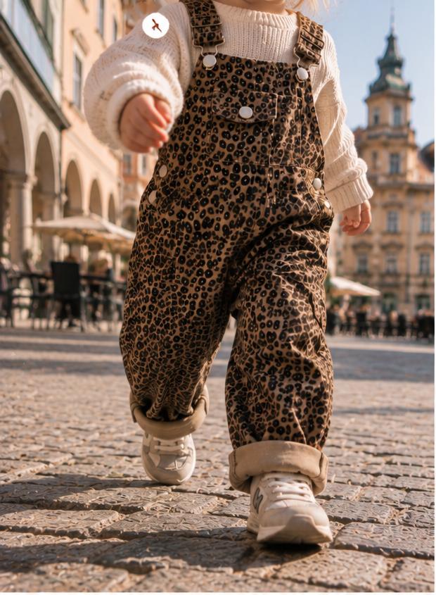 Leo Latzhose Wild at Heart mit Leopardenmuster von Route B