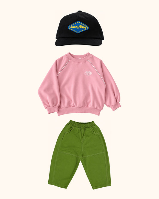 Hiking Pink Trip Kids Look – originale Produkte auf einheitlichem Hintergrund