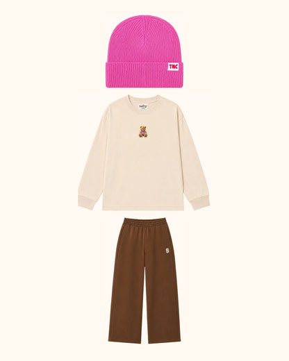 Salty Teddy Rosebloom Kids Look – originale Produkte auf einheitlichem Hintergrund