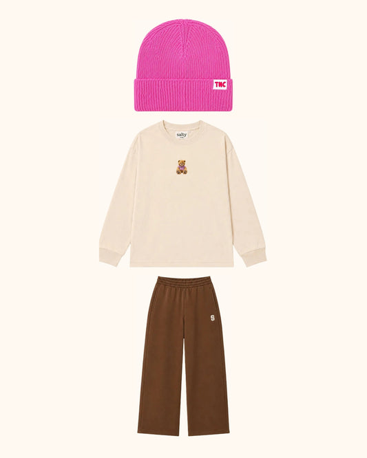 Salty Teddy Rosebloom Kids Look – originale Produkte auf einheitlichem Hintergrund