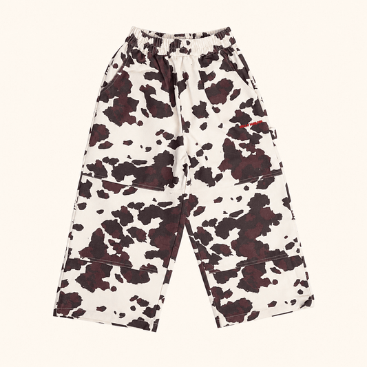 Cow Pants kinderbroek met koeienprint van Hello Harlow